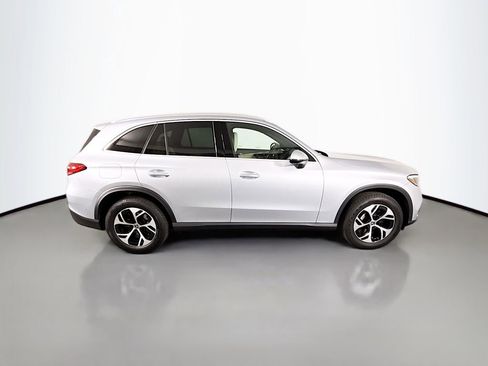 Used 2025 Mercedes-Benz GLC 350e 4MATIC image 8