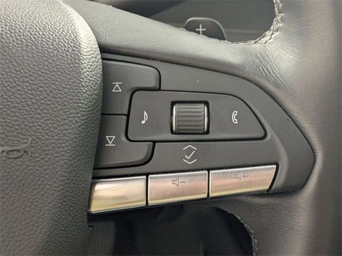 Used 2024 Cadillac XT4 Premium Luxury image 17