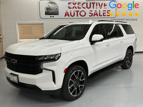 Used 2023 Chevrolet Suburban RST w/ Luxury Package RWD image 1