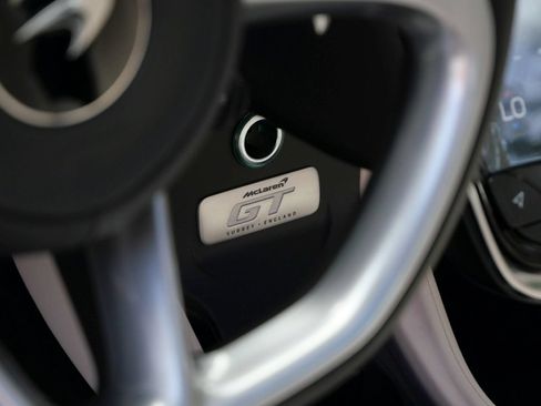 Used 2023 McLaren GT RWD image 9