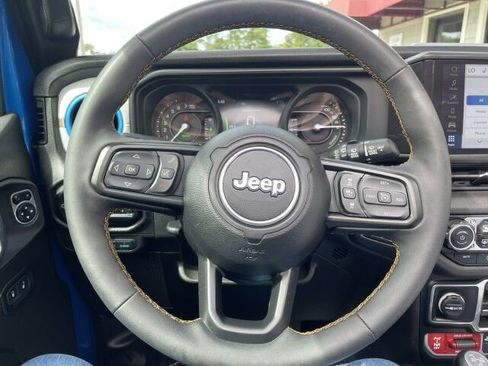 Used 2024 Jeep Wrangler Willys image 30