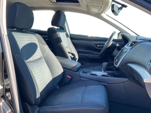 Used 2016 Nissan Altima 2.5 SV w/ Convenience Package image 24