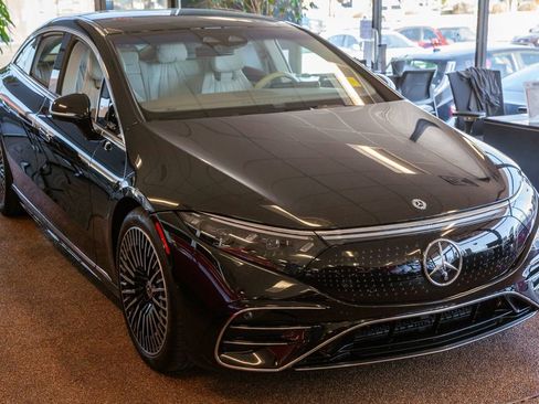 Used 2023 Mercedes-Benz EQS 450+ 4MATIC Sedan image 2