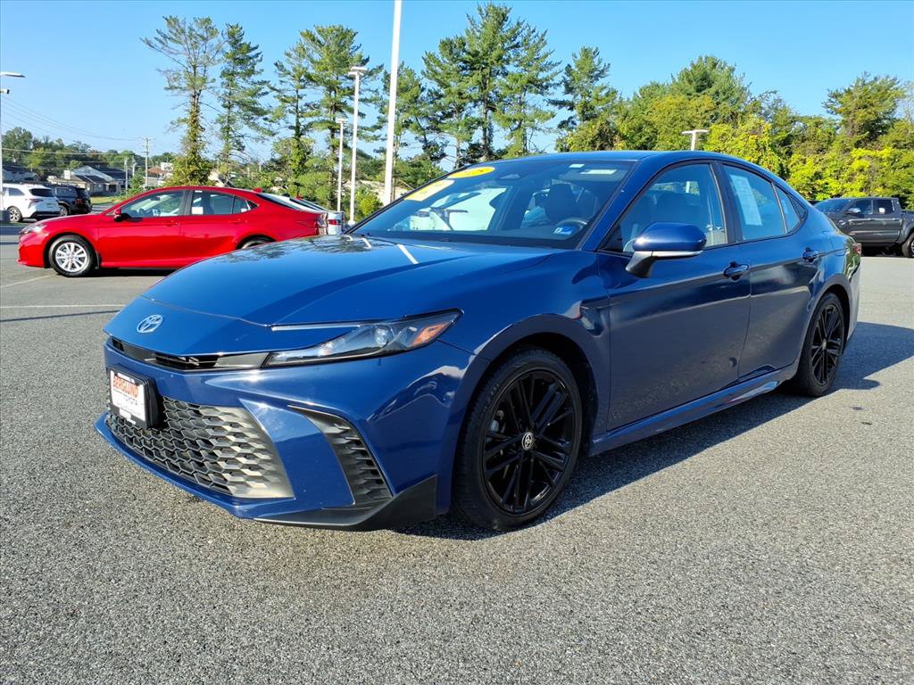 Used 2025 Toyota Camry SE FWD image 14