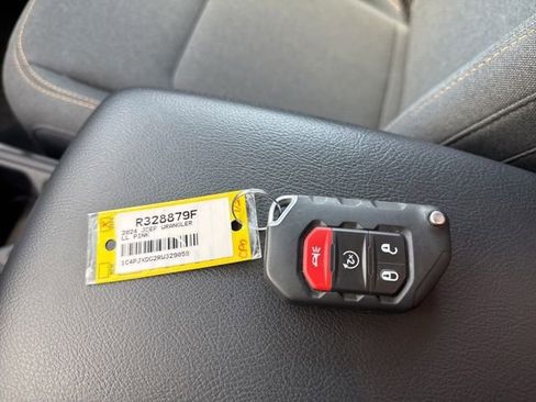 Used 2024 Jeep Wrangler Unlimited Sport AWD/4WD image 24