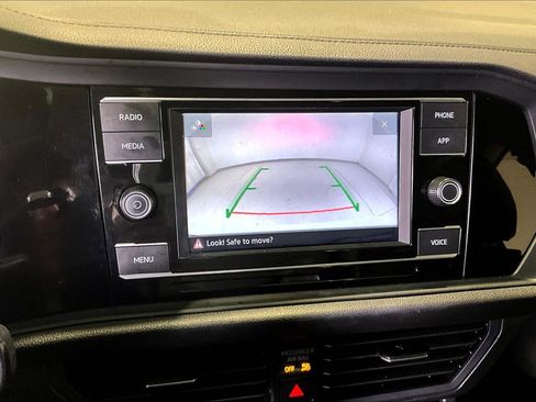 Used 2023 Volkswagen Jetta SE image 14