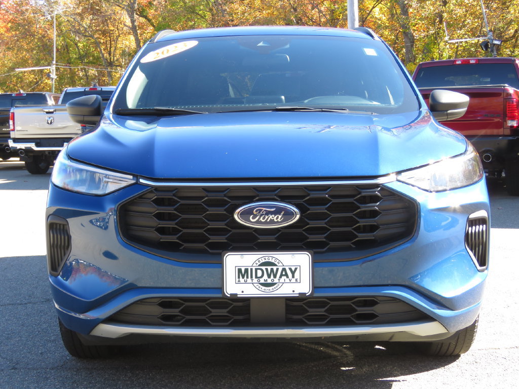 Used 2023 Ford Escape ST-Line AWD/4WD image 2