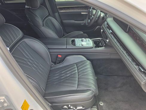 Used 2025 Genesis G90 3.5T AWD/4WD image 19