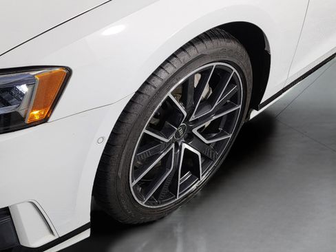 Used 2021 Audi A8 L 3.0T image 32