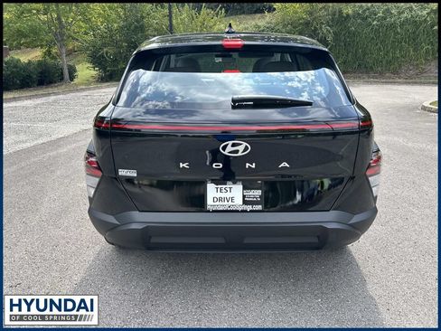 New 2027 Hyundai Kona SE FWD image 6