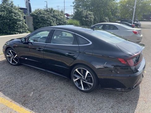 Used 2023 Hyundai Sonata SEL Plus FWD image 2