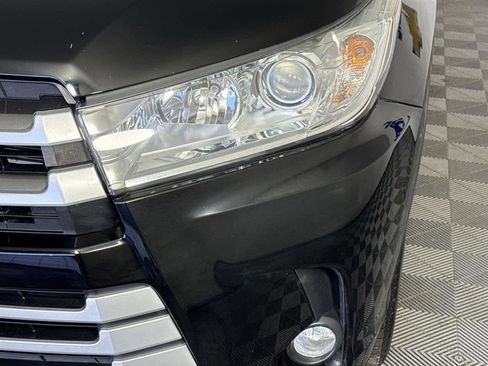 Used 2018 Toyota Highlander XLE image 9