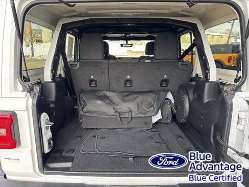 Used 2022 Jeep Wrangler Unlimited Rubicon w/ Cold Weather Group image 40