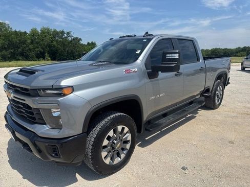 Used 2024 Chevrolet Silverado 2500 Custom w/ Custom Value Package AWD/4WD image 1