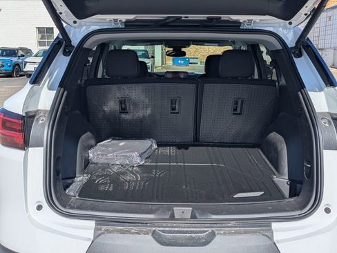 New 2025 Chevrolet Blazer LT w/ Convenience Package image 27