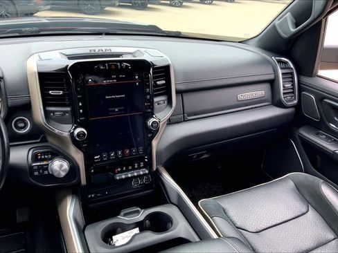 Used 2019 RAM 1500 Laramie AWD/4WD image 7