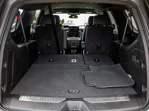 Used 2025 GMC Yukon XL Denali AWD/4WD image 33
