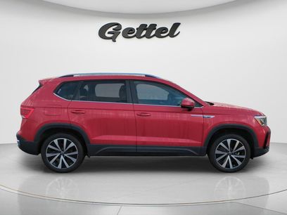 Used 2023 Volkswagen Taos SE w/ Panoramic Sunroof Package