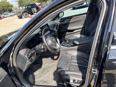 Used 2020 BMW 530i w/ Premium Package RWD image 17