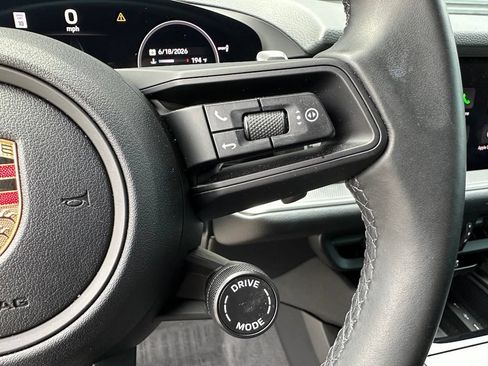 Certified 2024 Porsche Cayenne AWD/4WD image 25