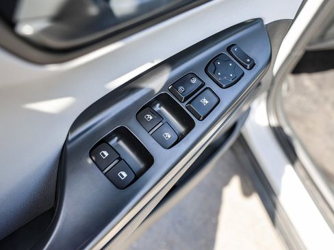 Used 2023 Hyundai Kona SEL image 11