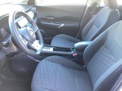 Used 2024 Nissan Kicks SV FWD image 3