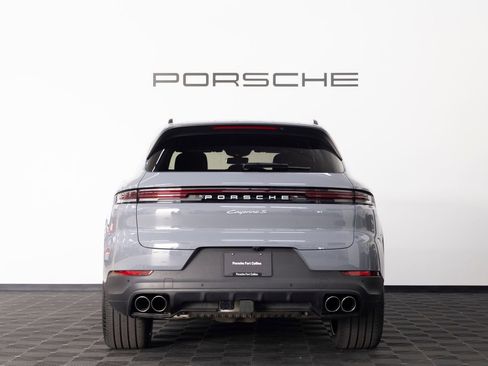 Certified 2026 Porsche Cayenne S AWD/4WD image 6