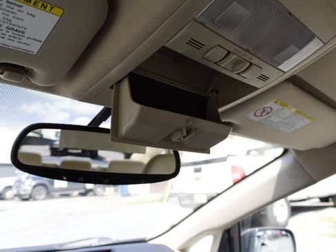 Used 2005 Toyota Prius FWD image 29