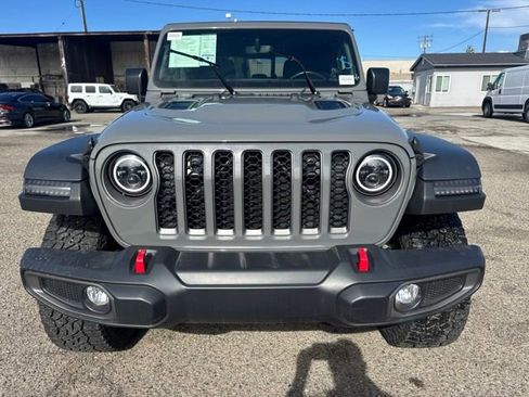 Used 2022 Jeep Gladiator Rubicon w/ Cold Weather Group AWD/4WD image 2