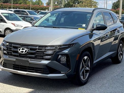 Used 2025 Hyundai Tucson SEL FWD image 3