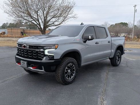 Used 2024 Chevrolet Silverado 1500 ZR2 w/ Technology Package image 7