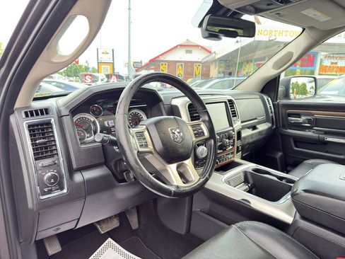 Used 2016 RAM 1500 Laramie w/ Convenience Group AWD/4WD image 13
