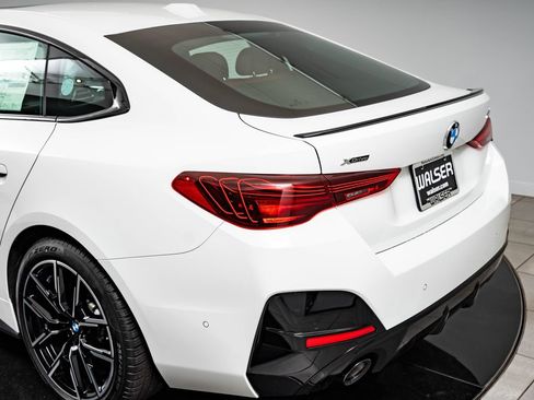 New 2026 BMW 430i xDrive w/ M Sport Package AWD/4WD image 19