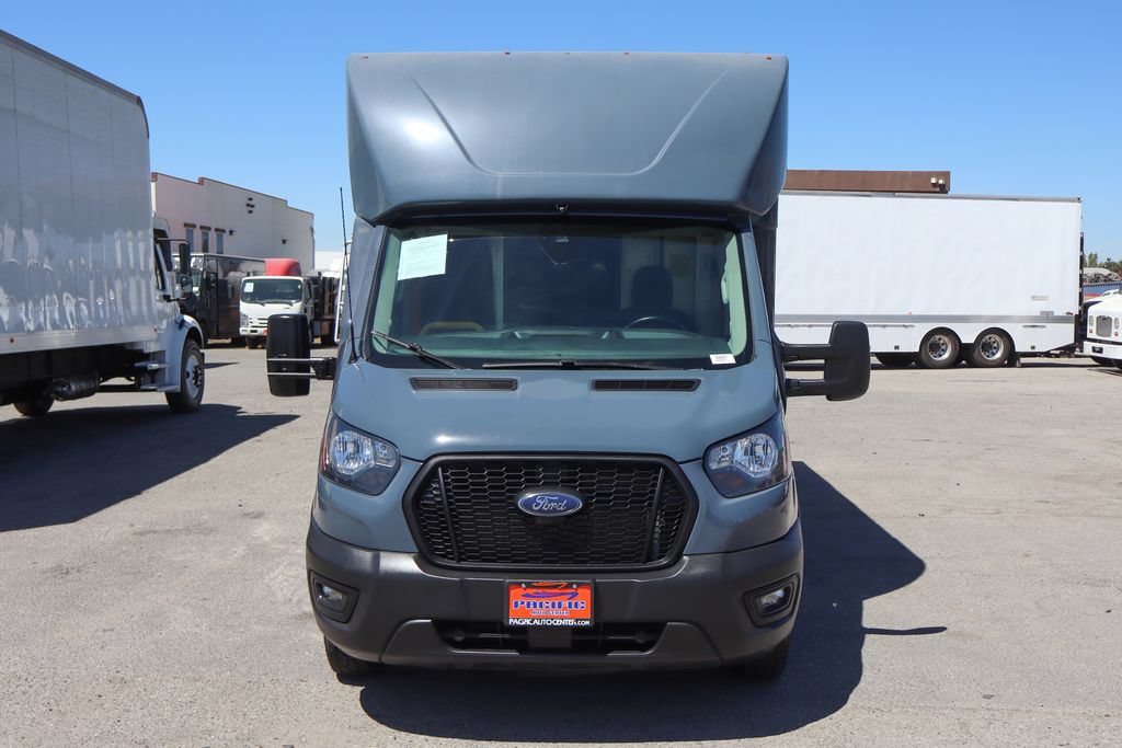 Used 2022 Ford Transit 350 DRW RWD image 3