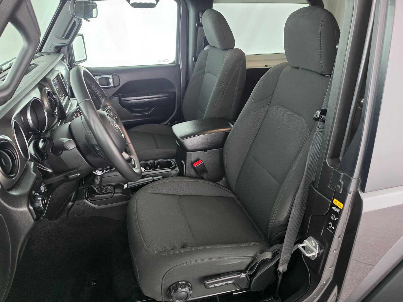 Used 2023 Jeep Wrangler Sport AWD/4WD image 18