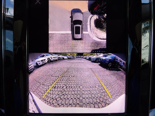 Certified 2024 Volvo XC60 B5 Plus w/ Climate Package AWD/4WD image 24
