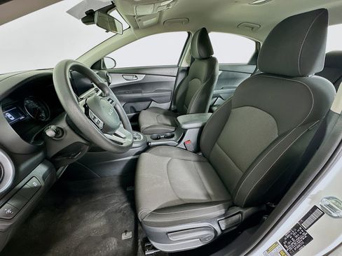 Used 2024 Kia Forte LXS image 13