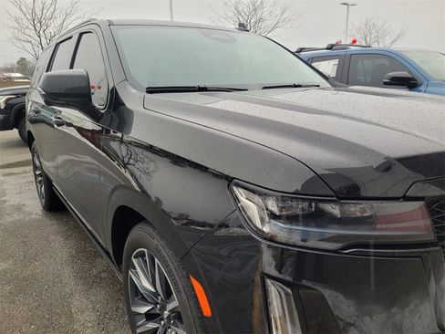 Used 2022 Cadillac Escalade Sport Platinum image 8