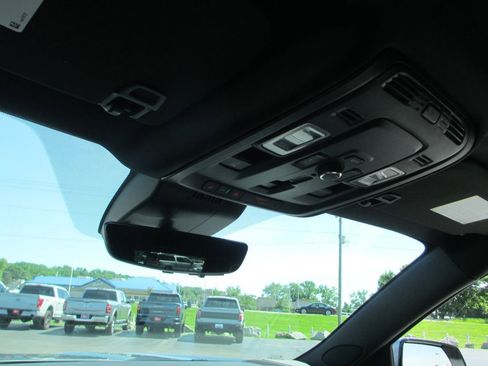 Used 2025 GMC Yukon XL AT4 Ultimate AWD/4WD image 36