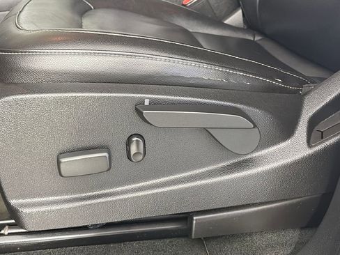 Used 2018 Chevrolet Colorado ZR2 image 25