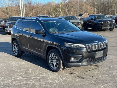 Used 2019 Jeep Cherokee Latitude Plus w/ Cold Weather Group image 1