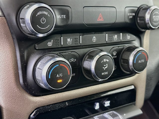 Used 2021 RAM 1500 Laramie w/ Off Road Group AWD/4WD image 19
