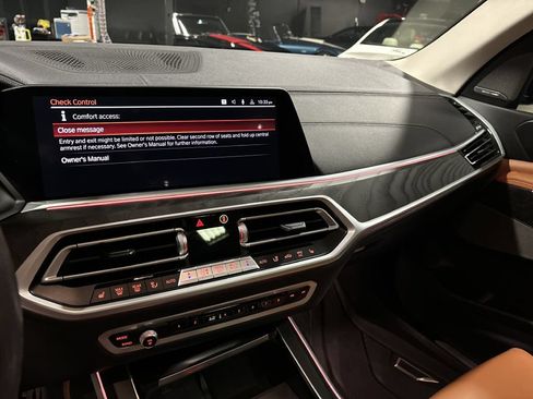 Used 2021 BMW X7 xDrive40i w/ Premium Package AWD/4WD image 61