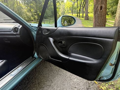 Used 2001 MAZDA MX-5 Miata RWD image 27