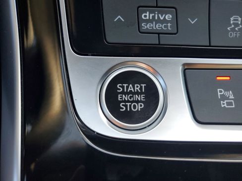 Used 2025 Audi Q8 Premium w/ Black Optic Package AWD/4WD image 27