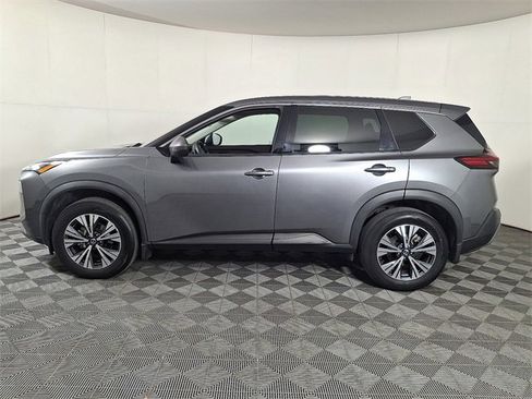 Used 2021 Nissan Rogue SV image 7