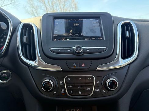 Used 2023 Chevrolet Equinox LT AWD/4WD image 5