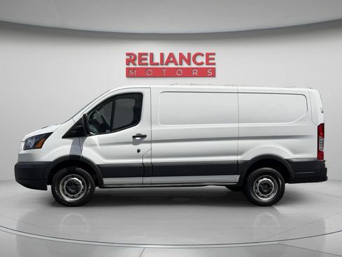 Used 2018 Ford Transit 250 130 Low Roof RWD image 3