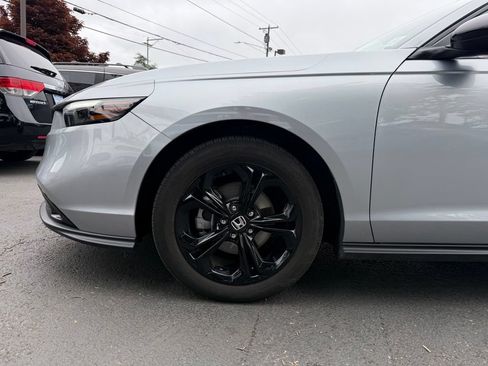 Certified 2025 Honda Accord SE image 5
