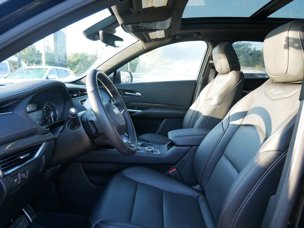 Used 2020 Cadillac XT4 Sport AWD/4WD image 9